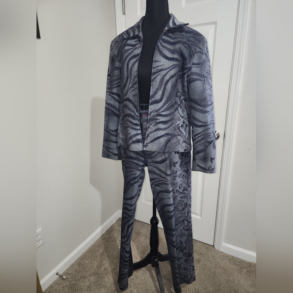 Chic Gray and Black Patterned Pantsuit with Turtleneck